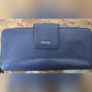 Fossil Women's Navy Blue Leather Wallet